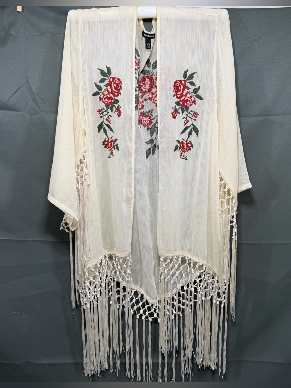 Torrid Kimono Fringe Layer Shawl Boudoir Ivory Red Rose Floral Stitch Size 1/2